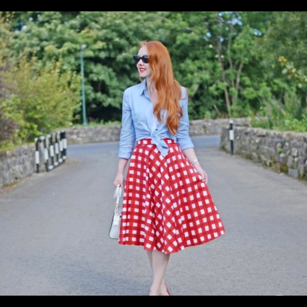 INDIO SKIRT RED WHITE SIZE M